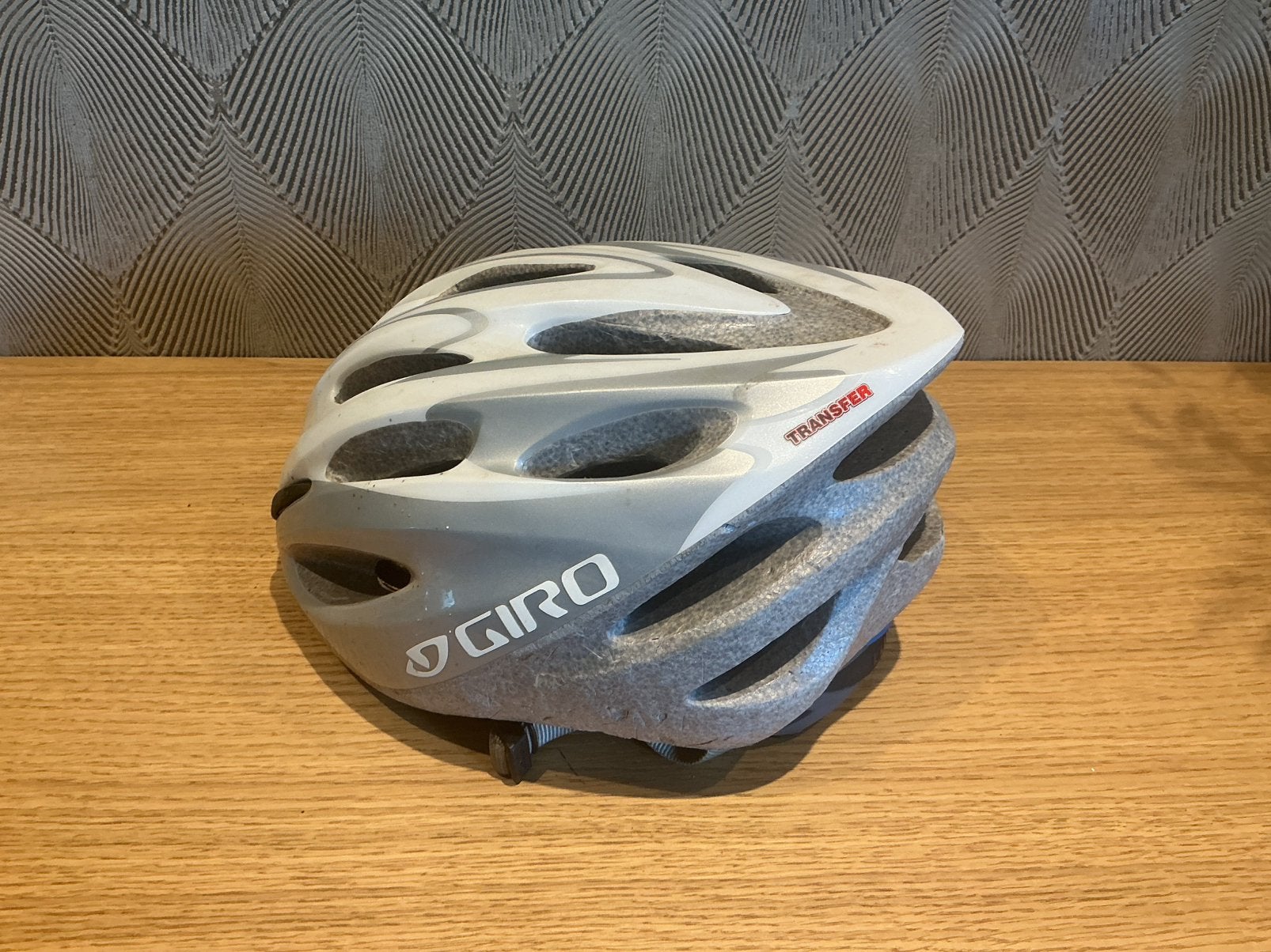 Giro fietshelm, Fietsen en Brommers, Ophalen of Verzenden, Zo goed als nieuw, Heer of Dame