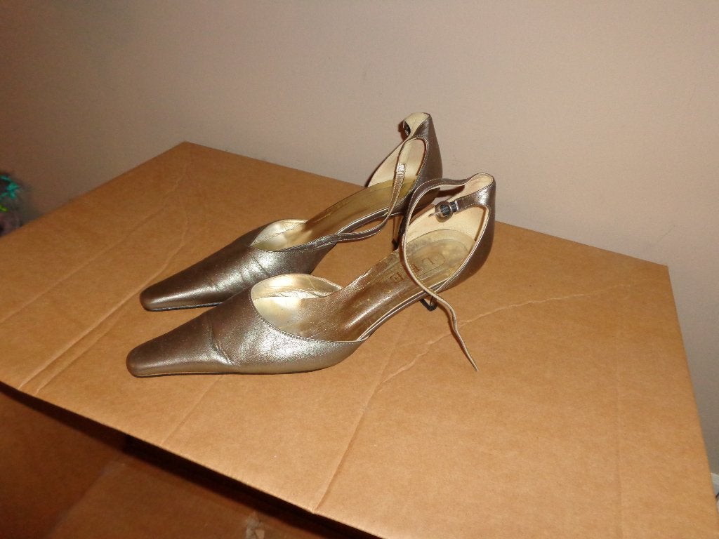 goudkleurige damespumps van Lee, maat 7/41, Kleding | Dames, Schoenen, Pumps, Overige kleuren, Ophalen of Verzenden, Zo goed als nieuw
