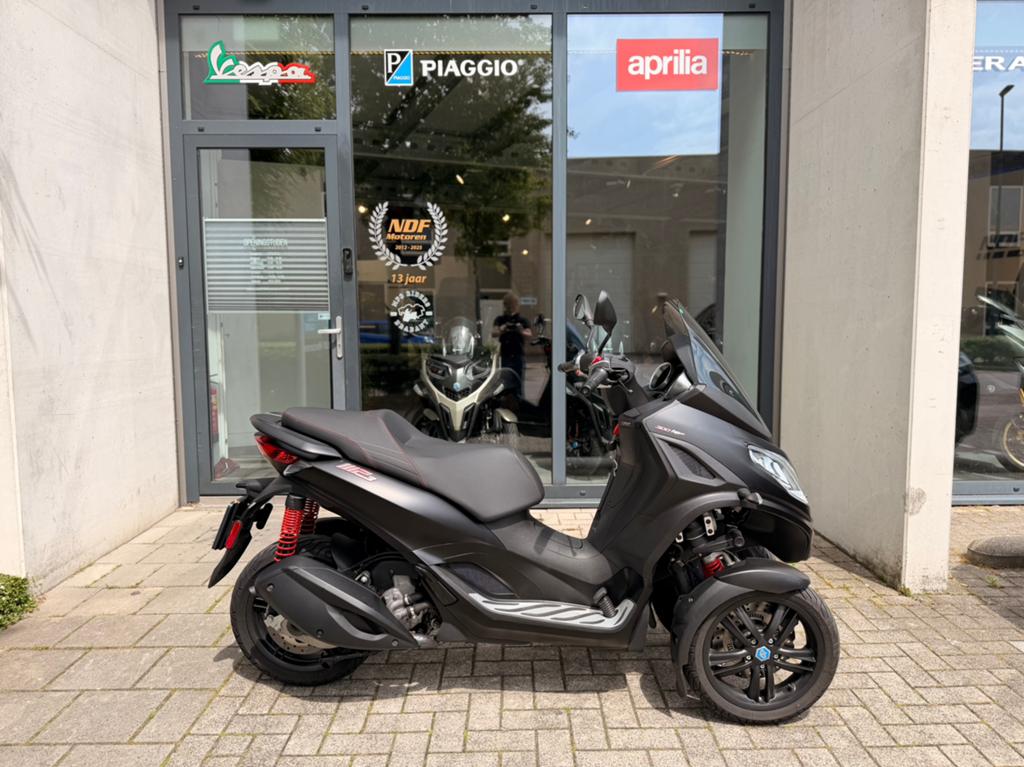 Piaggio mp3 300cc hpe abs asr autorijbewijs!, Motoren, Particulier