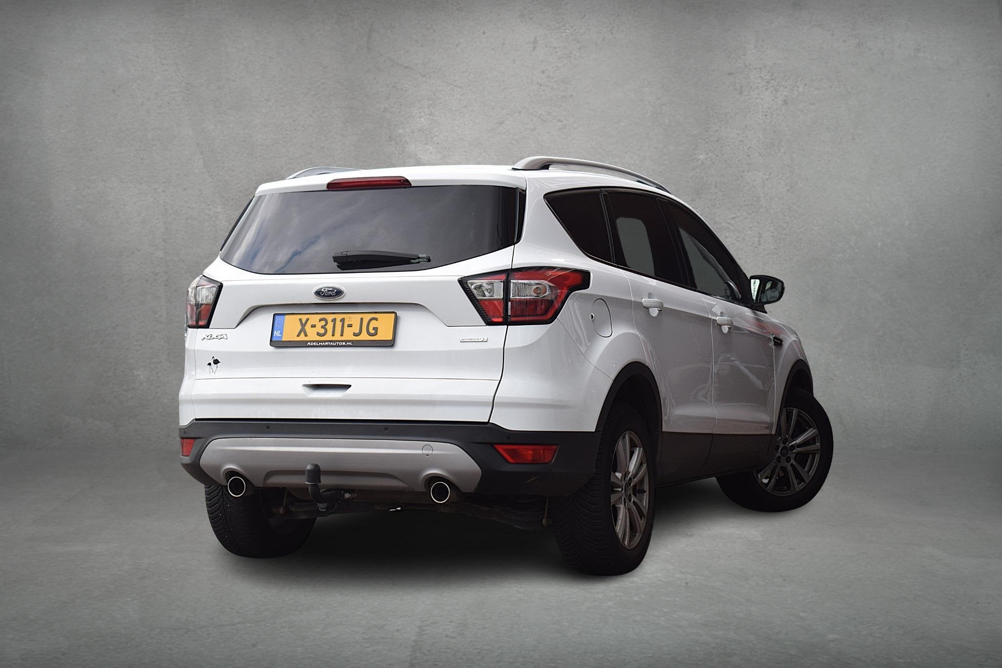 Ford Kuga 1.5 EcoBoost Titanium | Trekhaak | Stuur- en Stoel, Auto's, Stof, Euro 6, 4 cilinders, Wit