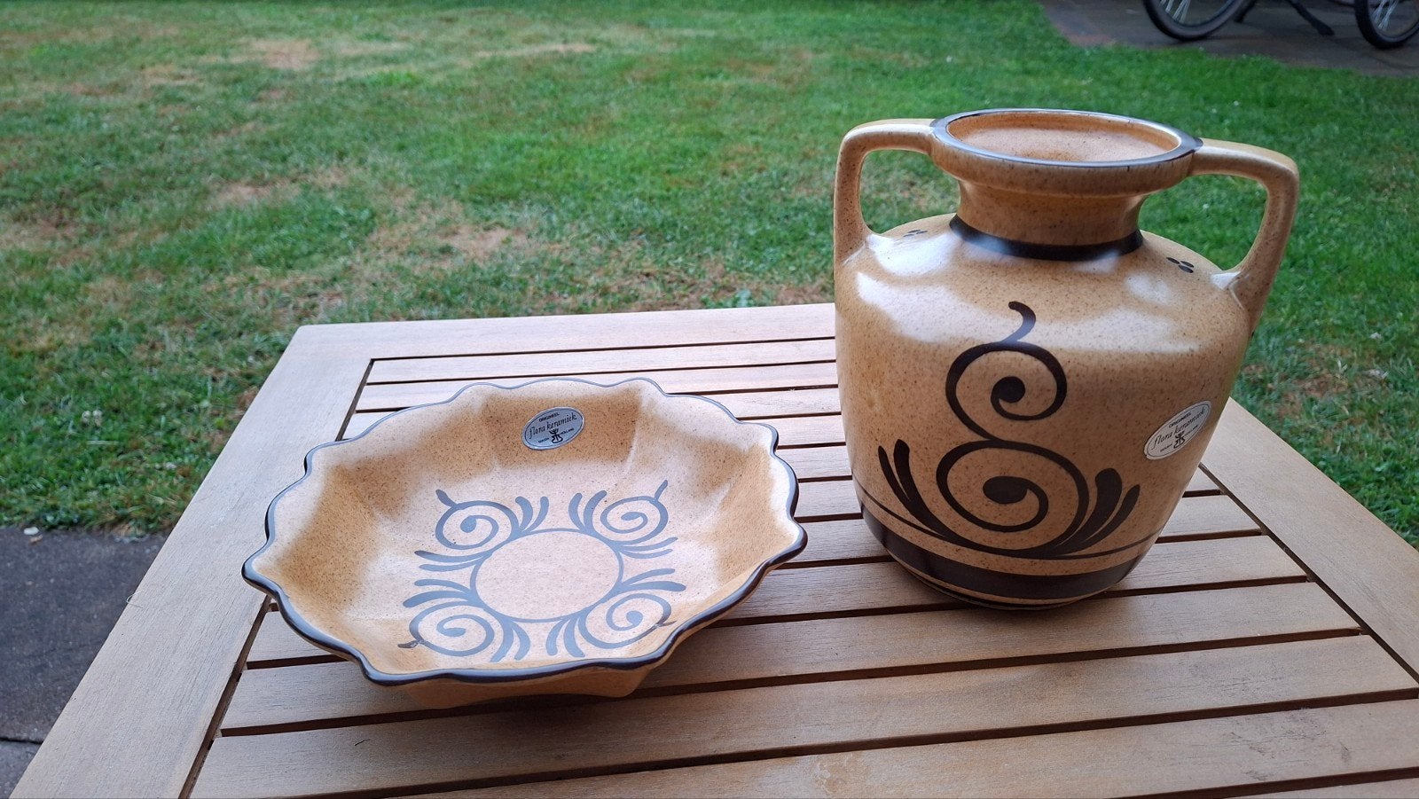 Flora Keramiek Gouda vaas en schaal set, Antiek en Kunst, Ophalen of Verzenden