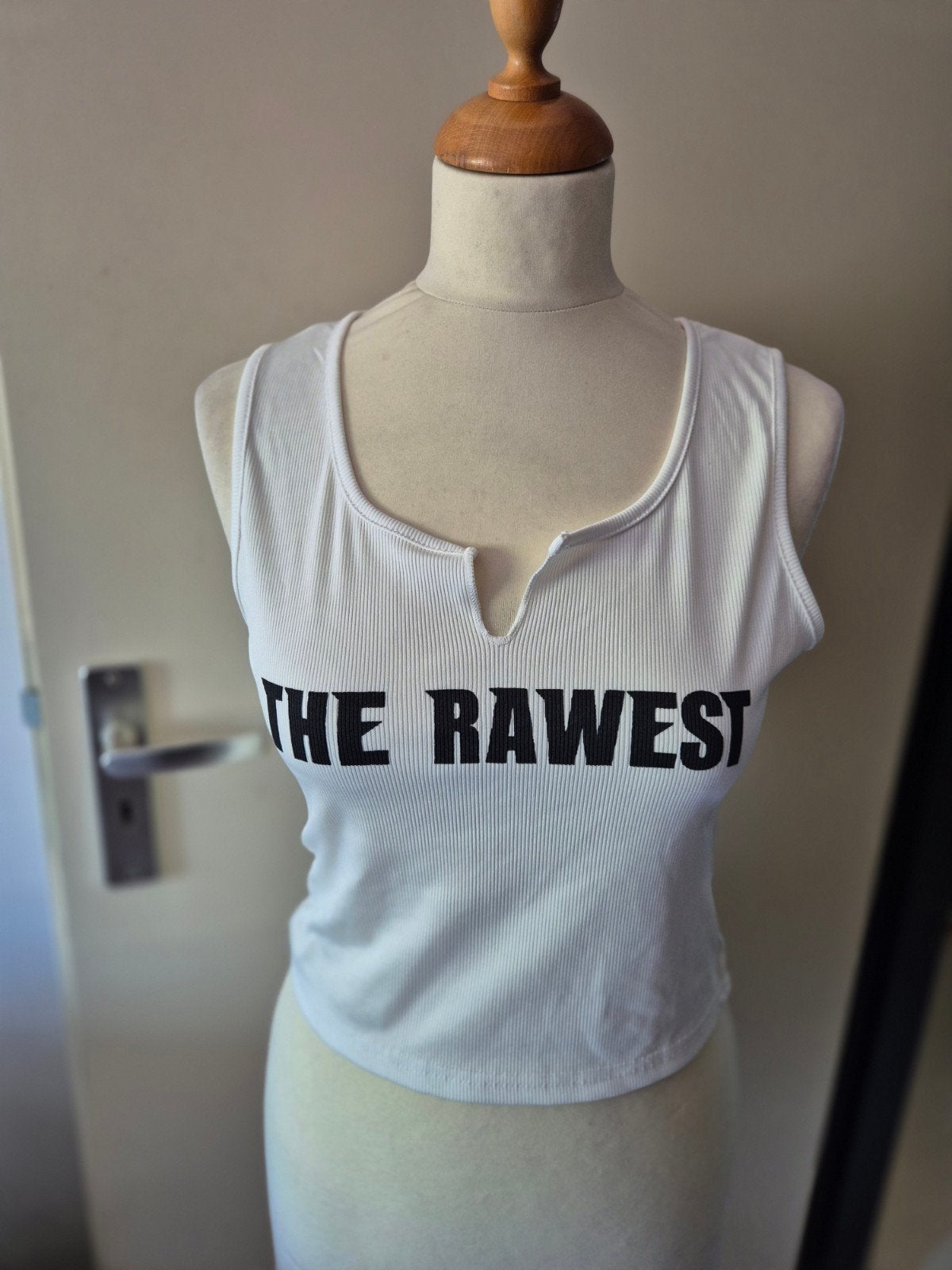 SHEIN Witte Geribbelde Crop Top "THE RAWEST" – Maat M, Maat 38/40 (M), Wit, Ophalen of Verzenden, Zo goed als nieuw