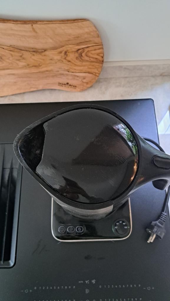 Braun Waterkoker met temperatuurregeling en warmhoudfunctie, 1 tot 2 liter, Ophalen, Gebruikt, Rvs