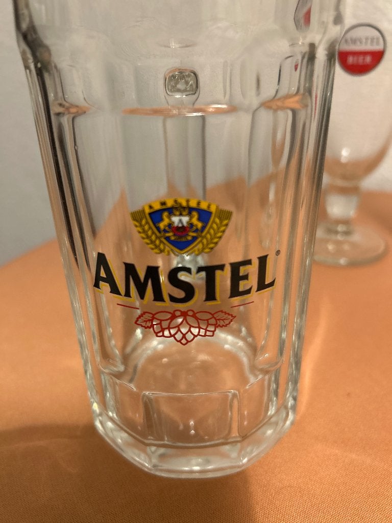 Amstel bier glazen pul, voetglas en 2 vaasjes (o.a.uit 1964), Verzamelen, Ophalen, Zo goed als nieuw, Glas of Glazen, Amstel