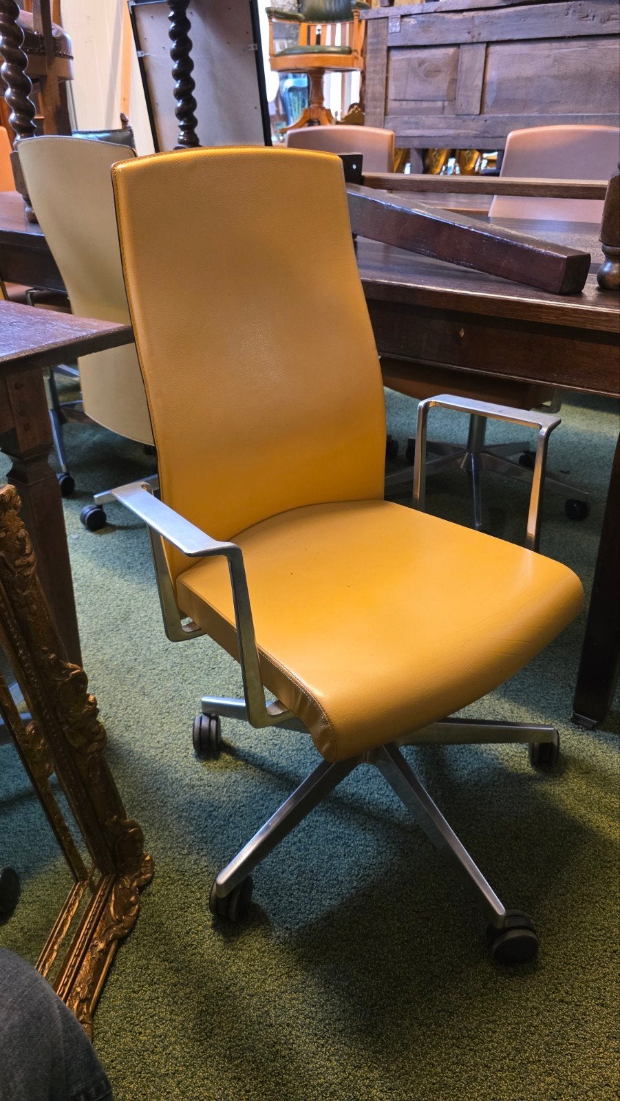 8 x design jorge Pensi bureaustoelen