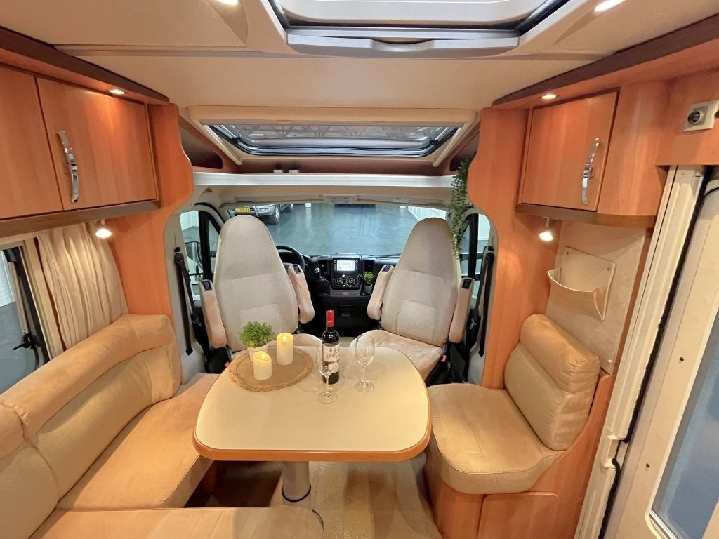 Foto 12 van Fiat Ducato 2.3 Hymer T674 Enkele Bedden / Euro5 / 86.000 km