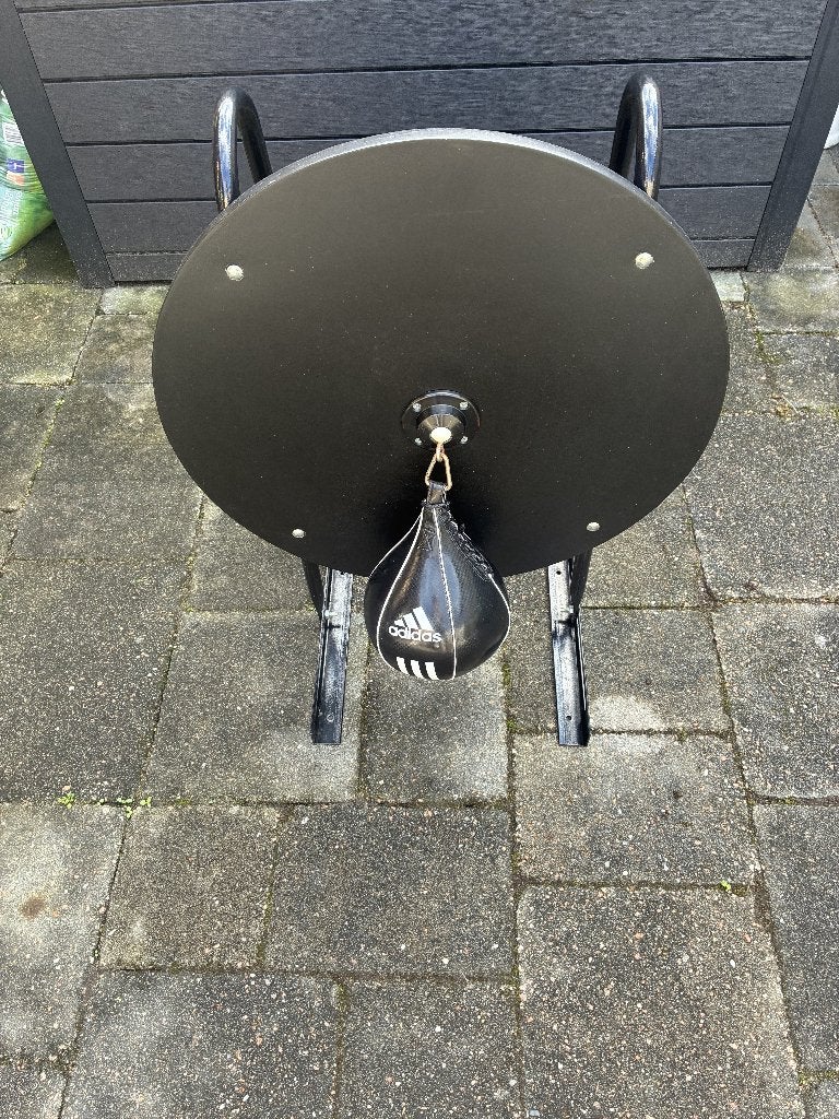 Te Koop Adidas speedball met stevig muursteun, Ophalen, Gebruikt, Boksbal