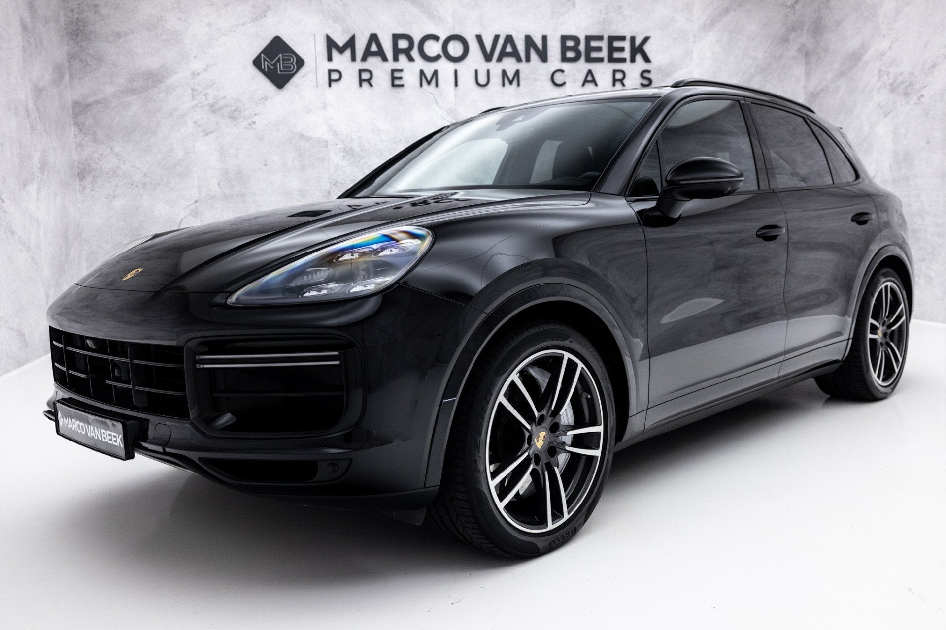 Porsche Cayenne 4.0 Turbo | Pano | Luchtvering | Soft Close, Auto's, Automaat, Gebruikt, Zwart, Leder