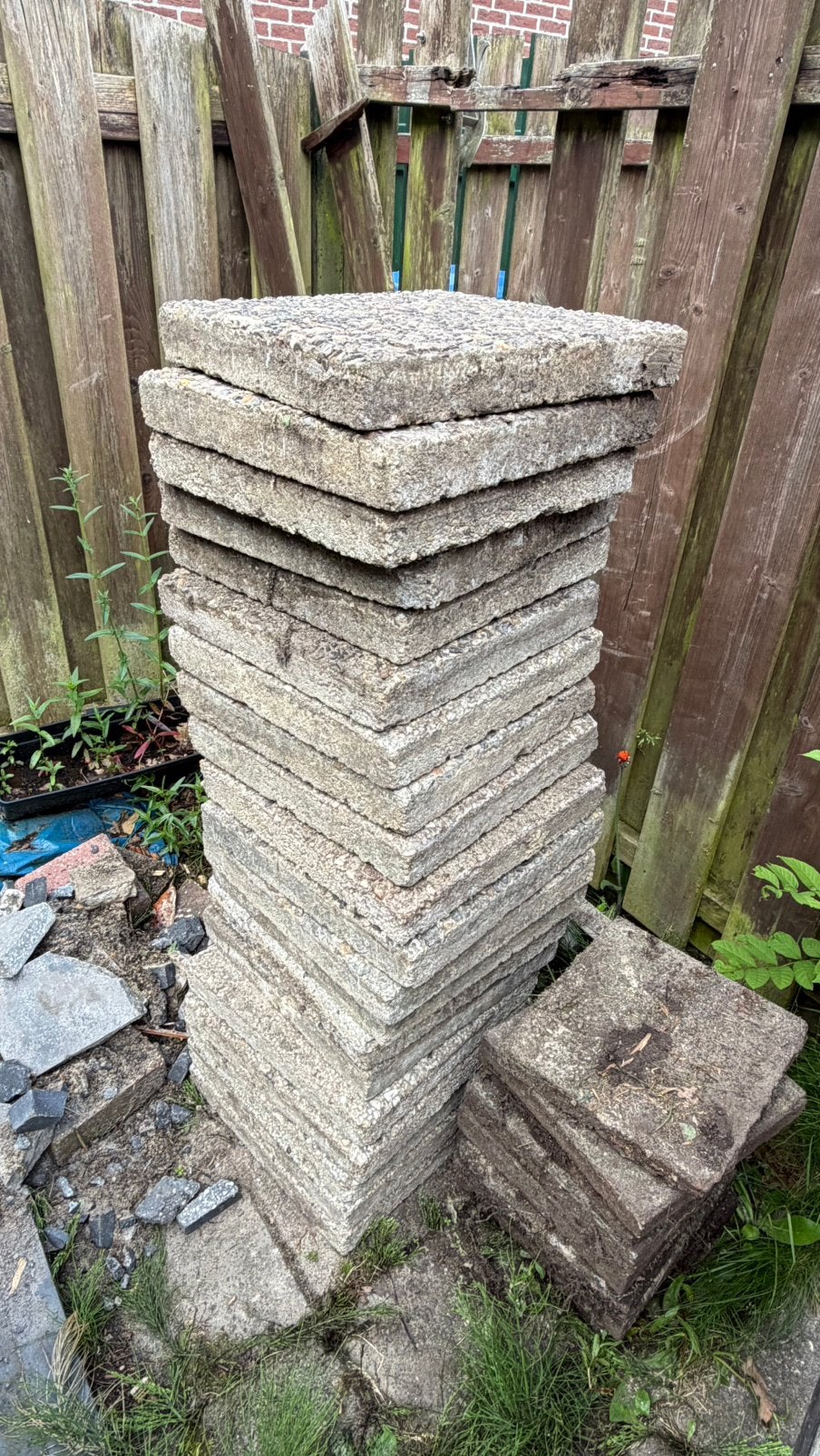Gratis Diverse tegels, Tuin en Terras, Tegels en Klinkers, Ophalen, Zo goed als nieuw, Beton, Terrastegels
