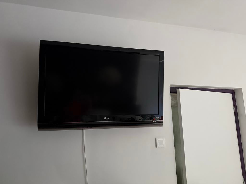 LG TV 42LF7500 inclusief muurbeugel, 50 Hz, LCD, Ophalen of Verzenden, Zo goed als nieuw