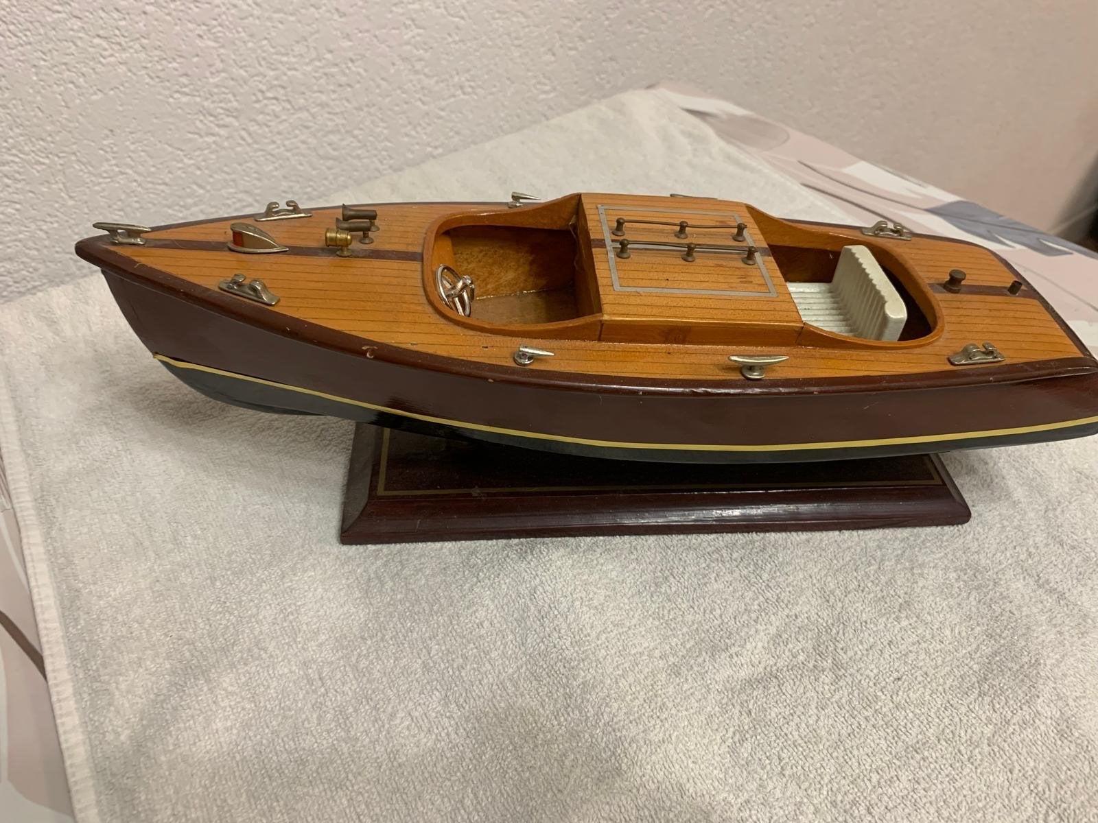 Prachtig houten modelboot op standaard, Hobby en Vrije tijd, Modelbouw | Boten en Schepen, Ophalen, Zo goed als nieuw, Groter dan 1:32