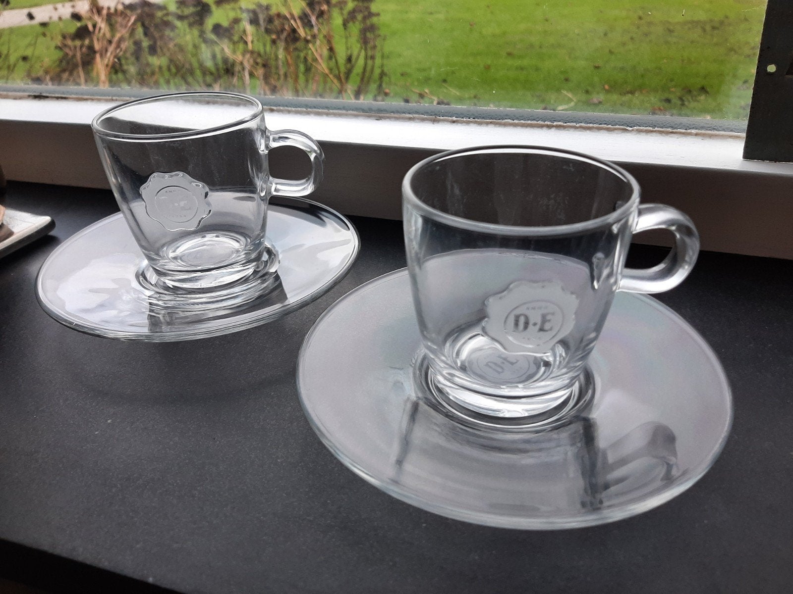 Douwe egberts kopjes met schotels koffie, Verzamelen, Ophalen of Verzenden