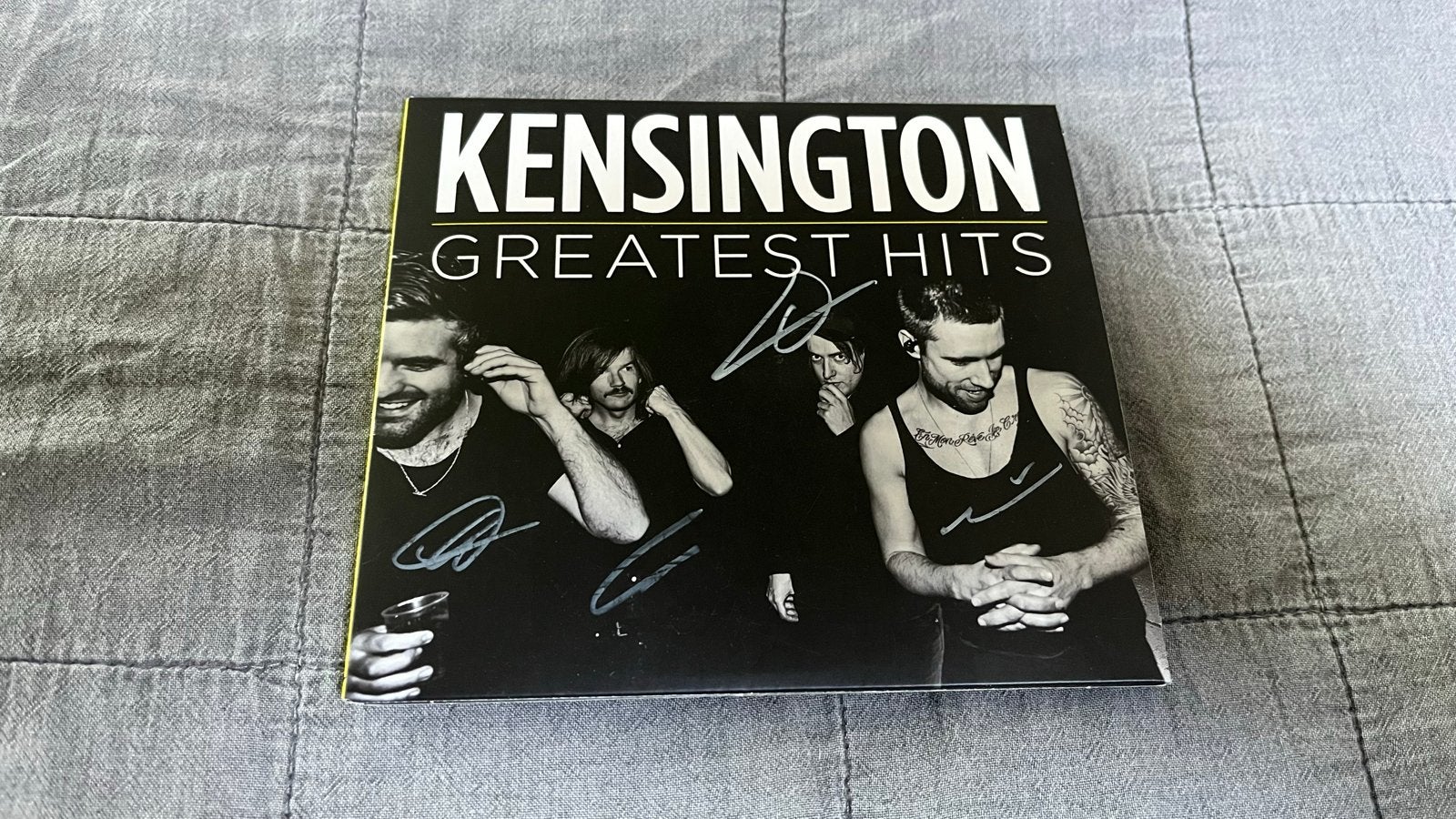 Uniek Gesigneerd Kensington - Greatest Hits Album, Ophalen of Verzenden, 2020 tot heden, Zo goed als nieuw