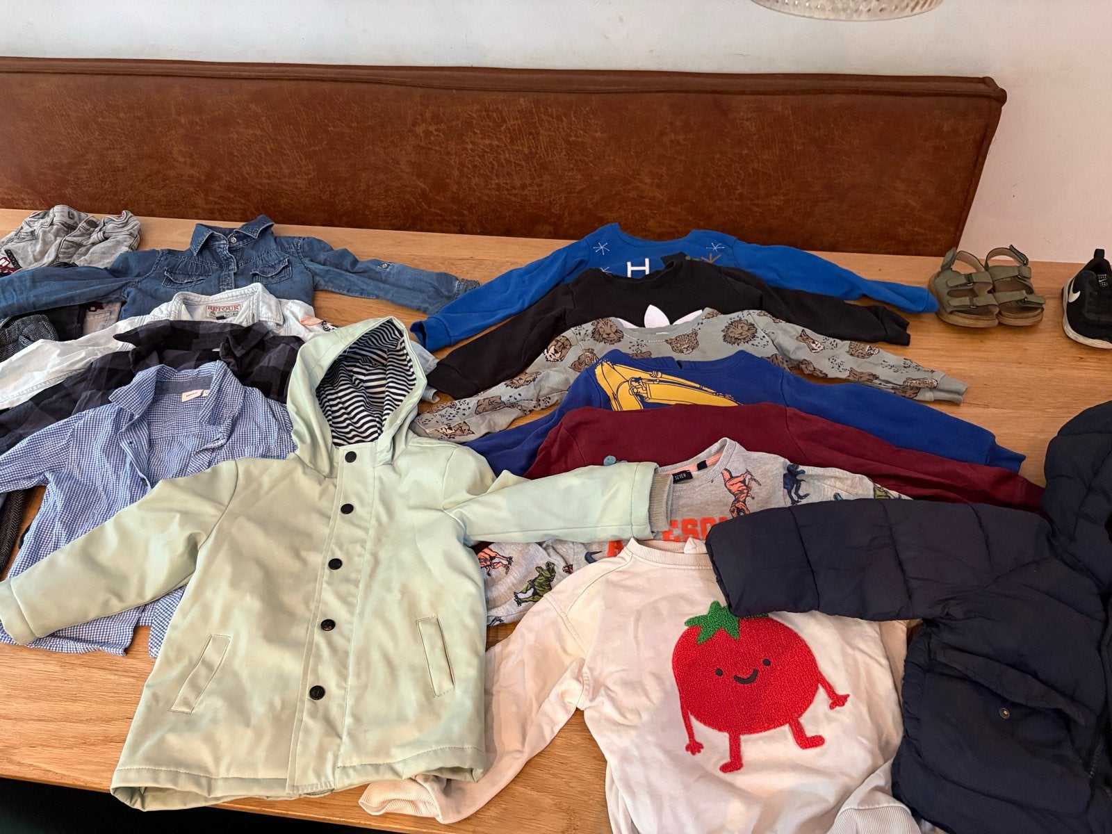 Grote kledingbundel voor jongens (maat 86-98)met schoenen, Ophalen of Verzenden, Gebruikt, Jongen