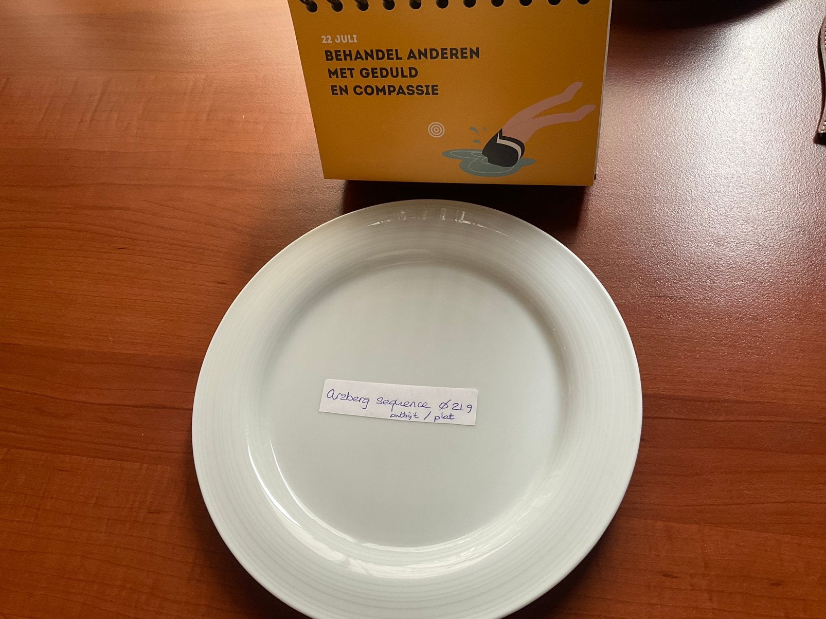 ARZBERG SEQUENCE ontbijtbord 21.9, Huis en Inrichting, Keuken | Servies, Ophalen of Verzenden, Zo goed als nieuw, Bord(en), Overige stijlen