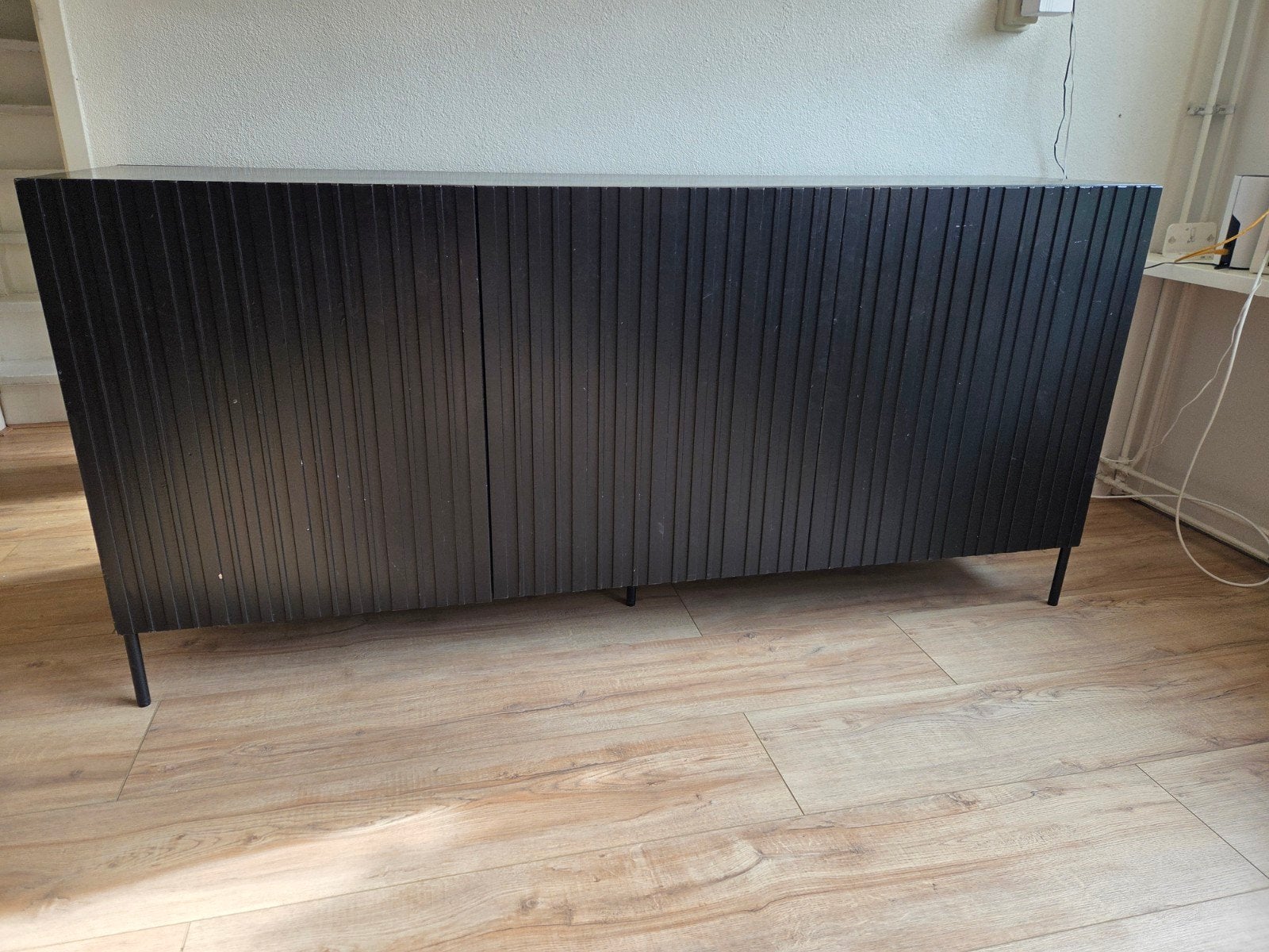 WOOOD Grand Gravure Dressoir - Zwart Grenen, 150 tot 200 cm, Ophalen of Verzenden, Grenenhout, 25 tot 50 cm