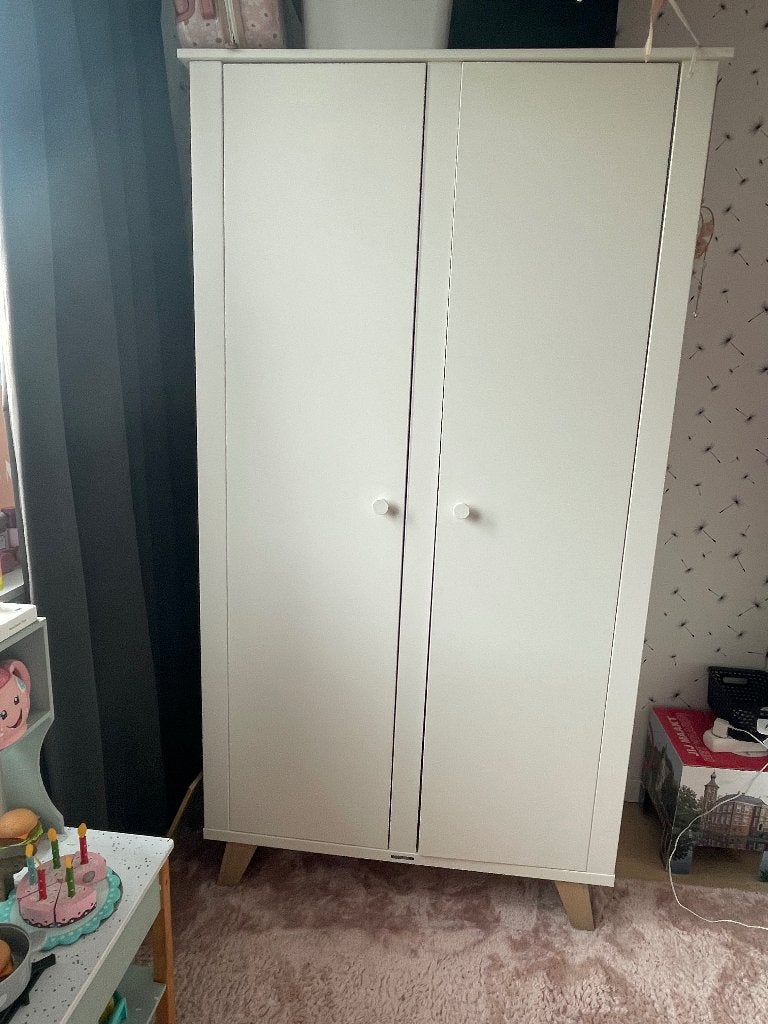 Kledingkast Kidsmill ‘Lars’, Huis en Inrichting, Kasten | Kledingkasten, Ophalen, Gebruikt, 100 tot 150 cm, 150 tot 200 cm