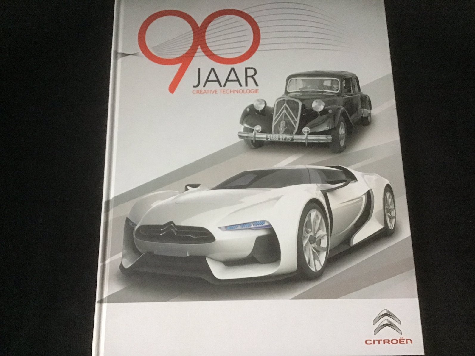 Jubileumboek 90 Jaar Citroën, Creative Technologie, Boeken, Ophalen of Verzenden, Zo goed als nieuw, Citroën