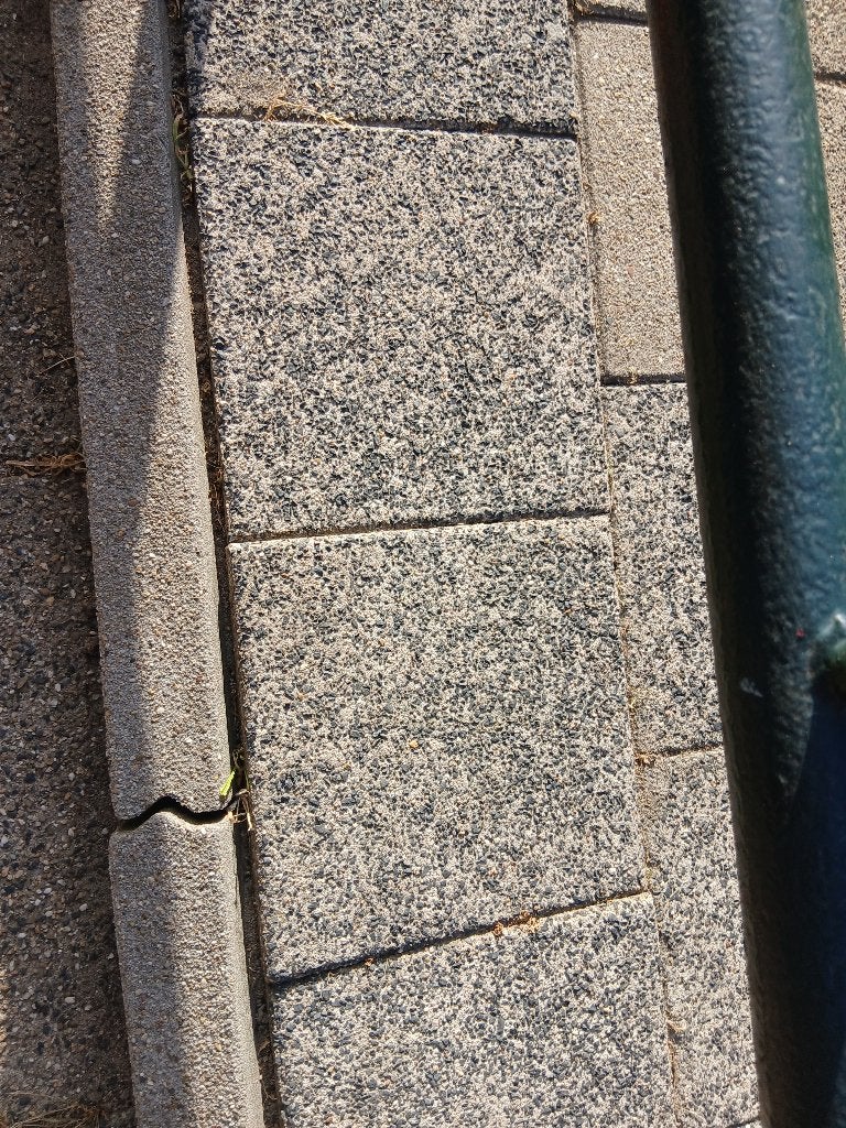 Gratis tegel, Tuin en Terras, Ophalen, Gebruikt, Beton, Terrastegels