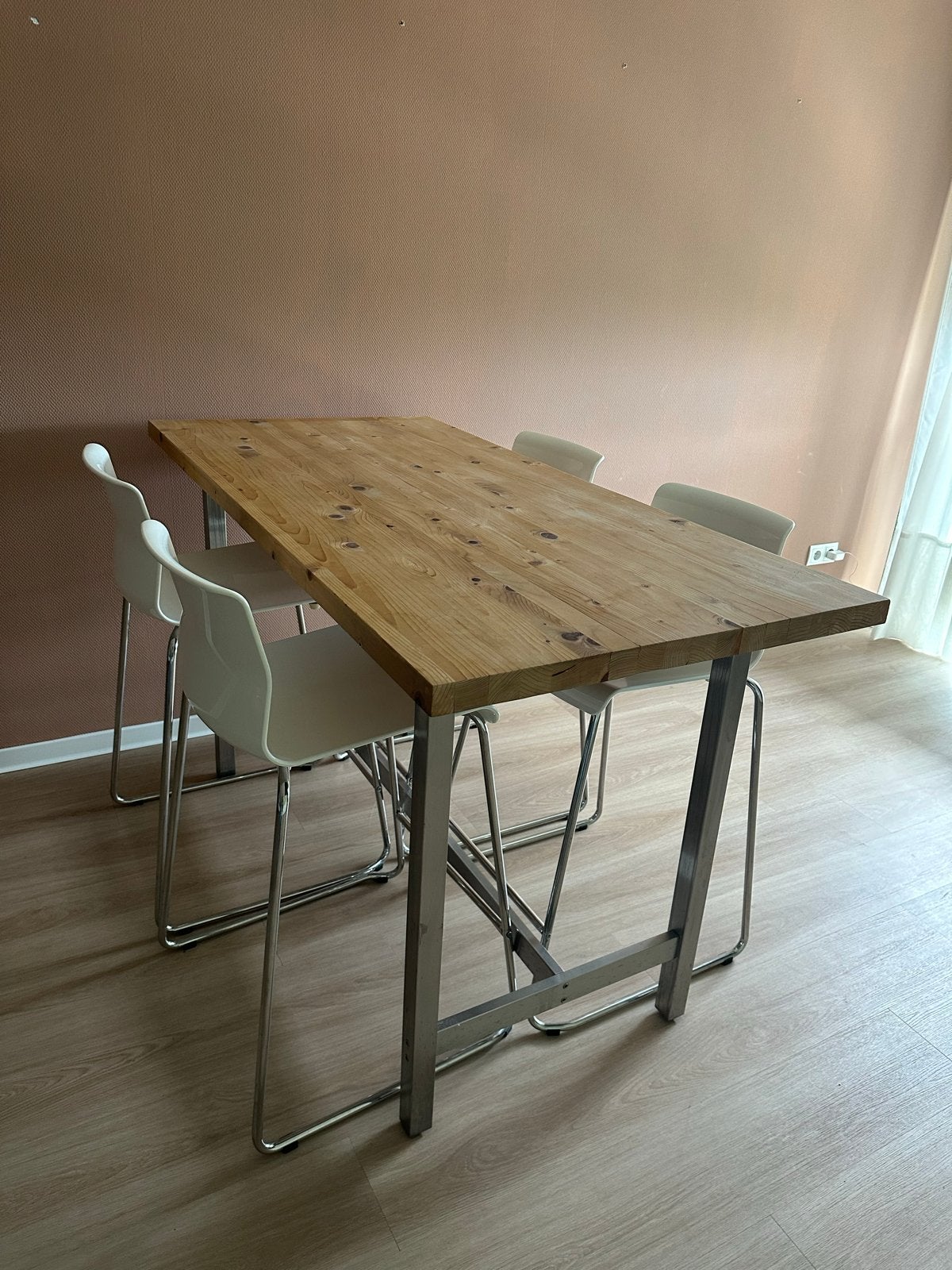 Bartafel met 4 stoelen 147x 72 x 88 - Hout en Metaal, Ophalen, Gebruikt