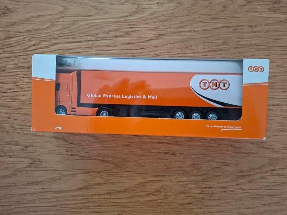 Daf XF van TNT, Hobby en Vrije tijd, Modelauto's | Overige schalen, Ophalen of Verzenden, Nieuw, Bus of Vrachtwagen