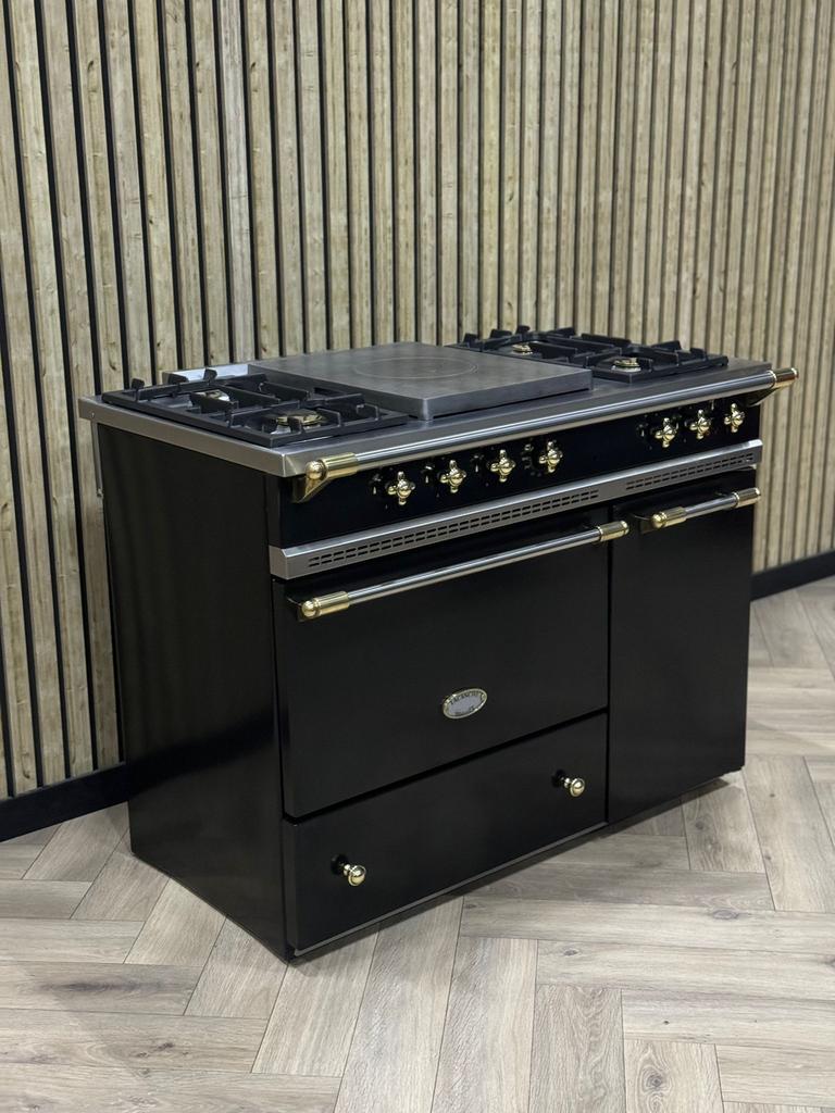 Lacanche Zwart Gas 110cm Messing + Coup de Feu, Ophalen of Verzenden, Grill, Gas, 5 kookzones of meer
