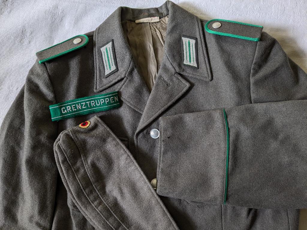 NVA DDR uniform jas Grenztruppen Wendezeit tenue + schuitje, Verzamelen, Militaria | Algemeen, Ophalen of Verzenden, Landmacht