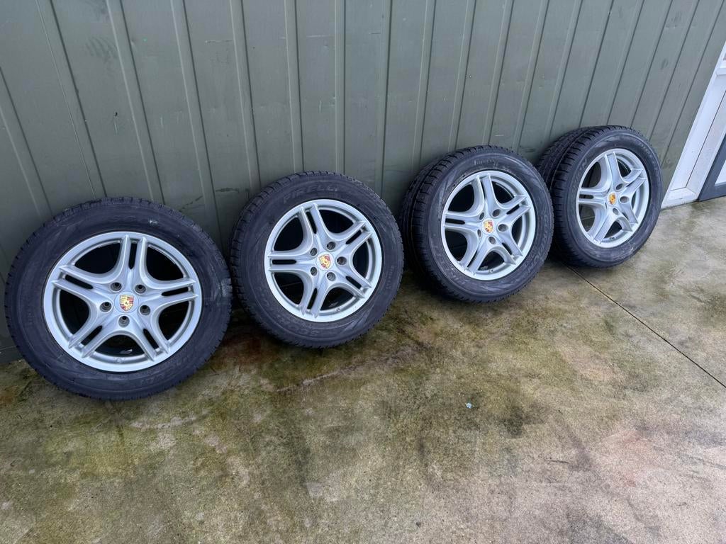 Porsche Cayenne Winterwielen set 18 inch, Auto-onderdelen, Banden en Velgen, Ophalen, 18 inch, Gebruikt, 255 mm