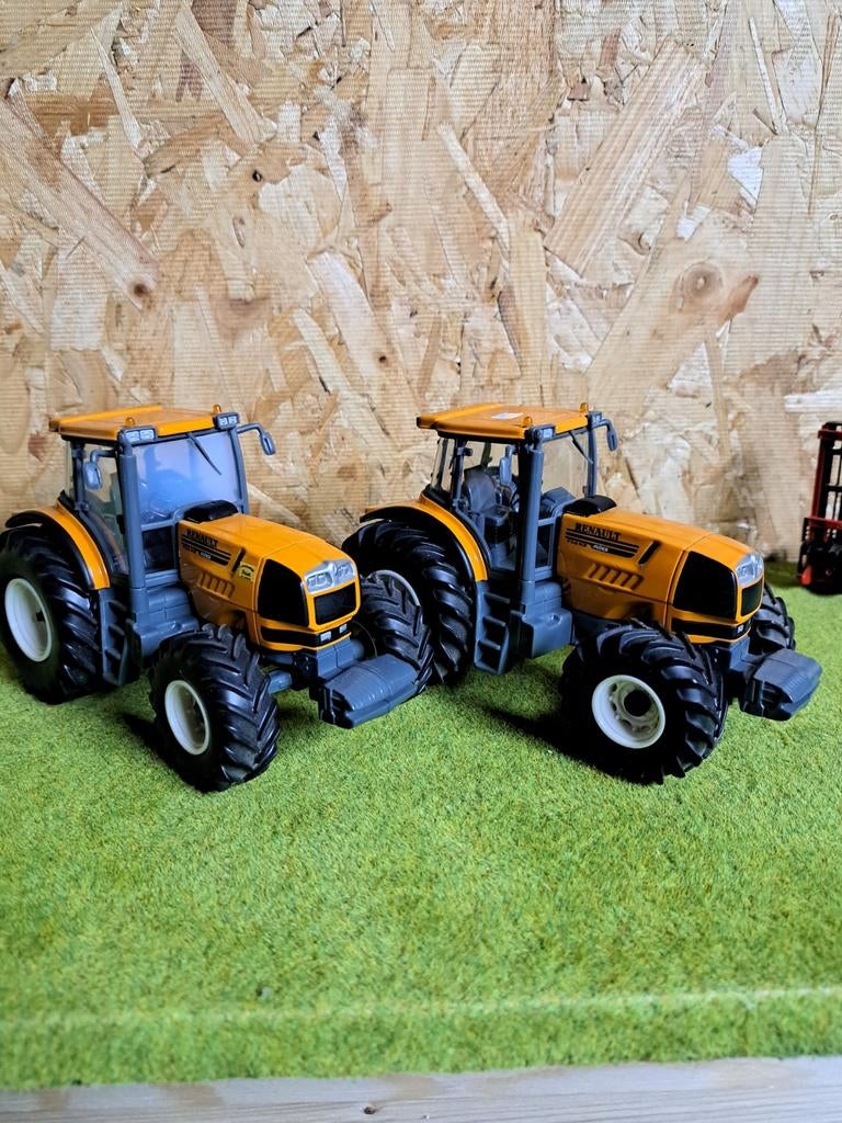 Renault Atles 936 RZ van Universal Hobbies nr. UH-2200, Ophalen of Verzenden, Zo goed als nieuw, Tractor of Landbouw, Universal Hobbies