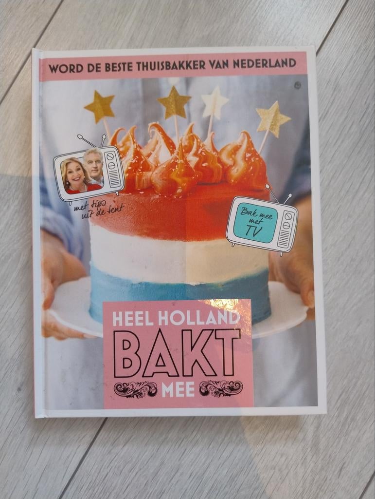 Diverse auteurs - Heel Holland Bakt mee, Diverse auteurs; (red.), Ophalen of Verzenden, Zo goed als nieuw, Nederland en België