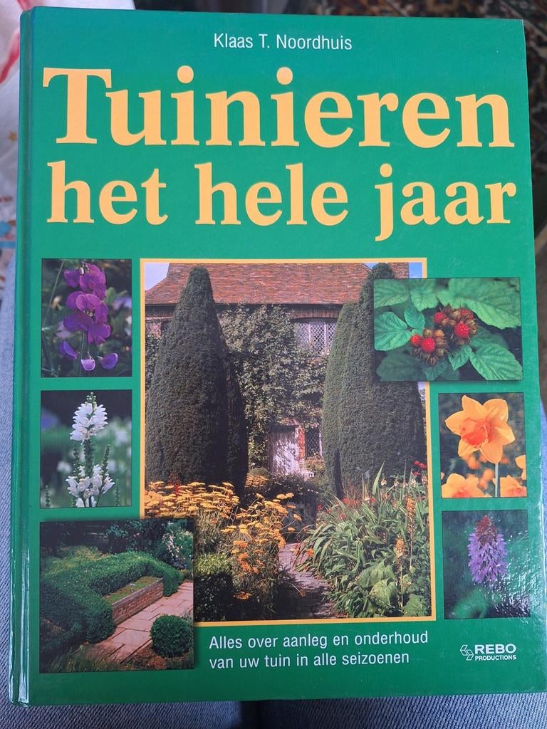 K.T. Noordhuis - Tuinieren het hele jaar, Boeken, Natuur, Bloemen, Planten en Bomen, Ophalen of Verzenden, Zo goed als nieuw, K.T. Noordhuis