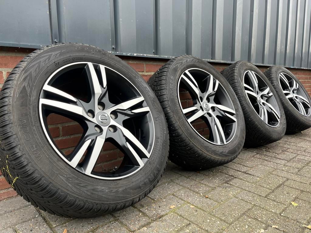 18 inch Originele Volvo XC40 Winterset Nokian, Auto-onderdelen, Banden en Velgen, Ophalen, 18 inch, Gebruikt, Banden en Velgen