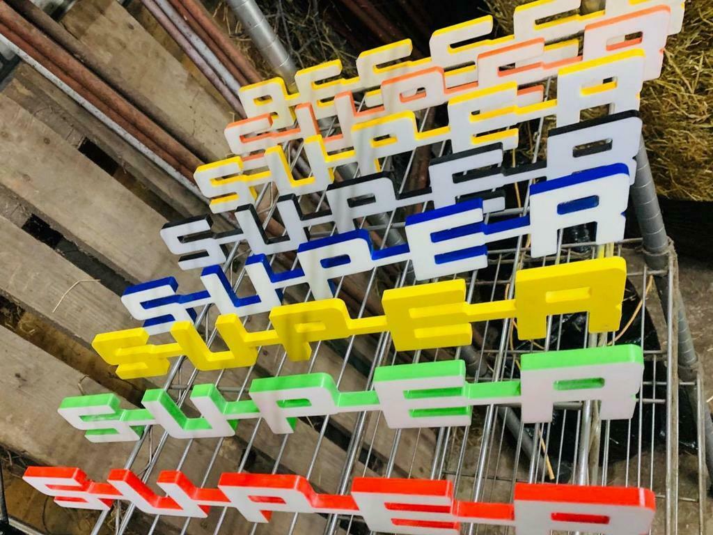 S-U-P-E-R logo’s van Plexiglass 10 of 12 mm dik, Ophalen of Verzenden, Nieuw