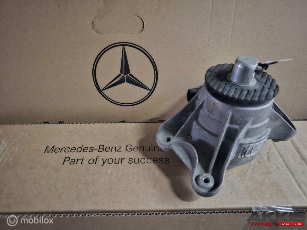 Mercedes C63 amg Motorsteun links A2052406300, Auto-onderdelen, Motor en Toebehoren, Gebruikt, Ophalen of Verzenden