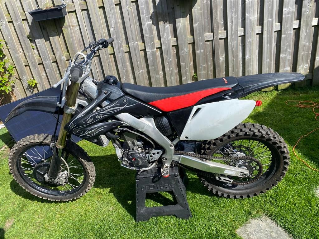 Honda CRF250 black edition carbirator, Fietsen en Brommers, Brommers | Crossbrommers, Ophalen of Verzenden, Zo goed als nieuw