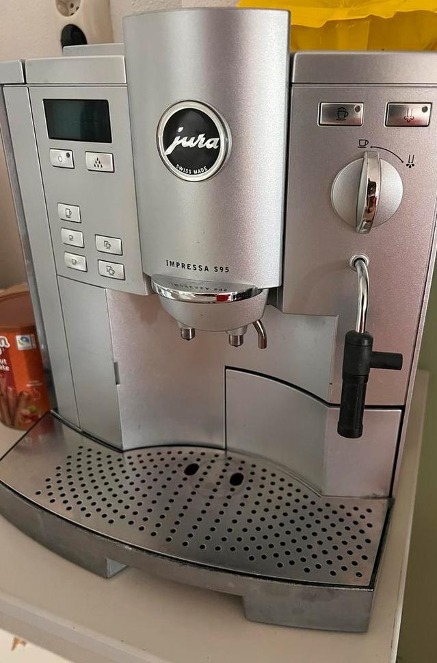 Jura s 95, ...., Zwitserland, 10 kopjes of meer, Koffiemachine