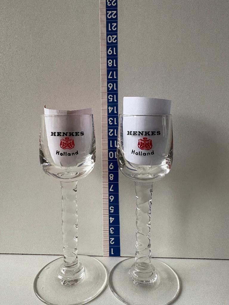 2 oude borrelglaasjes van Henkes op gedraaide voet, Ophalen of Verzenden, Zo goed als nieuw, Borrel- of Shotglas