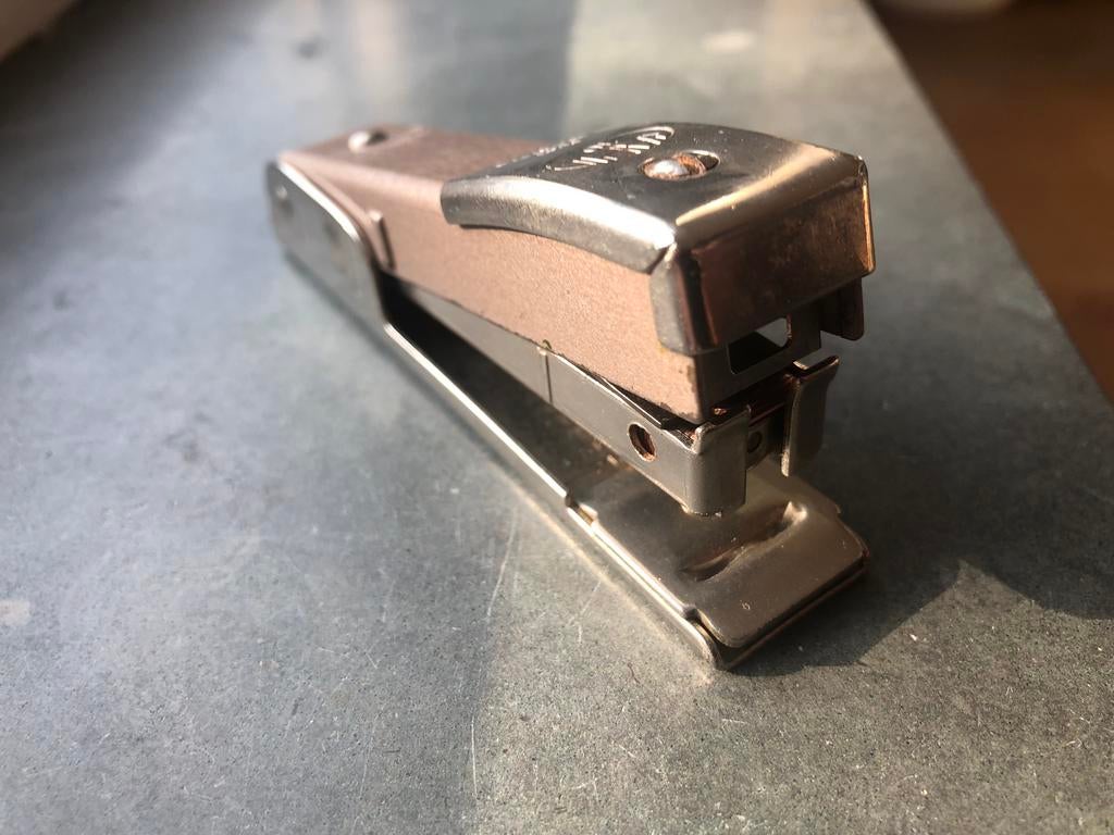 Kleine oude RAPID 10 nietmachine - Made in Sweden, Ophalen of Verzenden