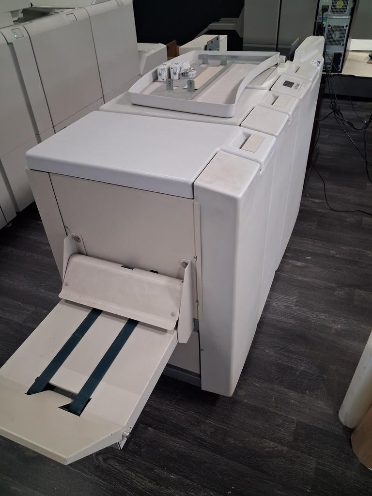 Plockmatic met tr5010 trimmer en bf 5010  bookfold, Zakelijke goederen, Kantoor en Winkelinrichting | Apparatuur en Telecommunicatie