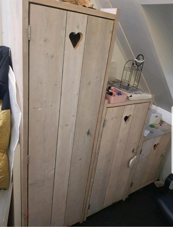 Steigerhouten kledingkasten, Kinderen en Baby's, Kinderkamer | Commodes en Kasten, Ophalen, 50 tot 70 cm, Zo goed als nieuw, Minder dan 75 cm