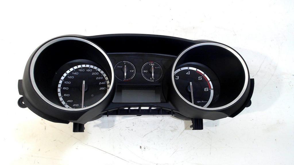 Cockpit Alfa Romeo Giulietta, Onderdelen@venauto.nl, Van der Ven Autorecycling B.V., Gebruikt, Ettenseweg 76, 4706 PB Roosendaal, The Netherlands