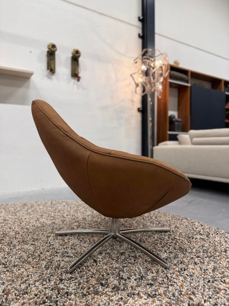 Nieuw Label van den Berg Hidde Soft Draai Fauteuil Cognac, Minder dan 75 cm, Nieuw, Label van den Berg, 50 tot 75 cm
