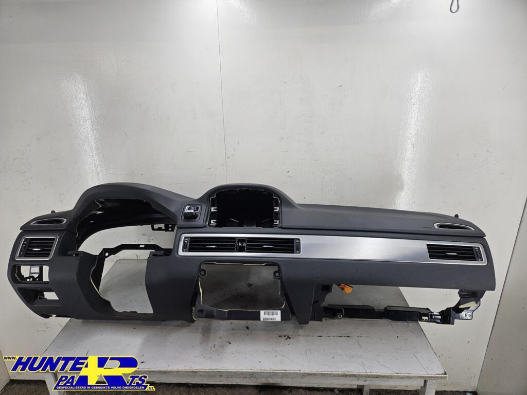 Dashboard zwart Volvo V70 III ('07-'17) 08630020, Gebruikt, Ophalen of Verzenden, Volvo, Volvo