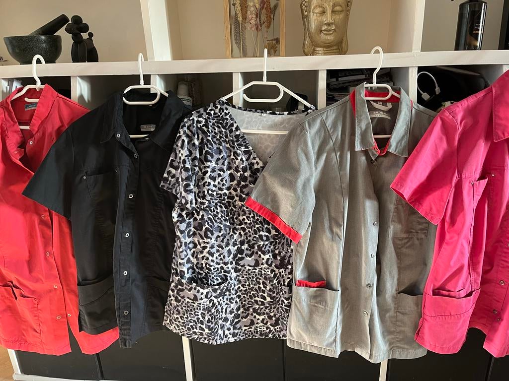 Uniform jassen / zorg jasjes, Ophalen of Verzenden, Zo goed als nieuw, Maat 42/44 (L), Overige kleuren