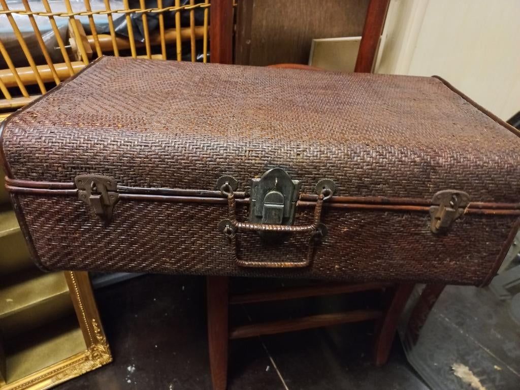 Vintage Rietkoffer, Ophalen