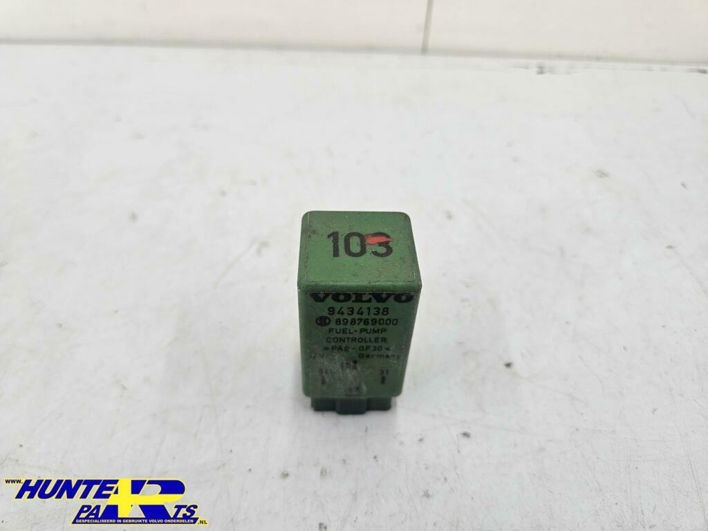 Brandstofpomp relais Volvo 850/V70/S70/C70 ('91-'00) 9434225, Ophalen of Verzenden, Gebruikt, Volvo