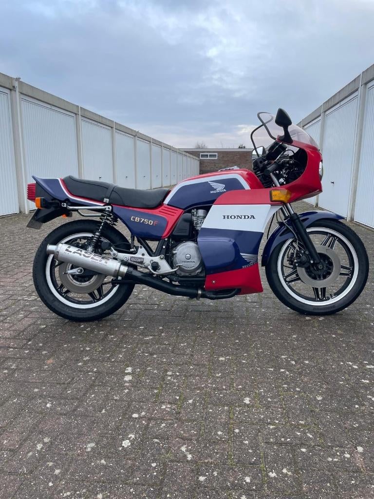CB750F - RC04 - 1981 Price drop, Motoren, Motoren | Oldtimers, Overig, meer dan 35 kW, 4 cilinders, Motorrijbewijs A, Ophalen