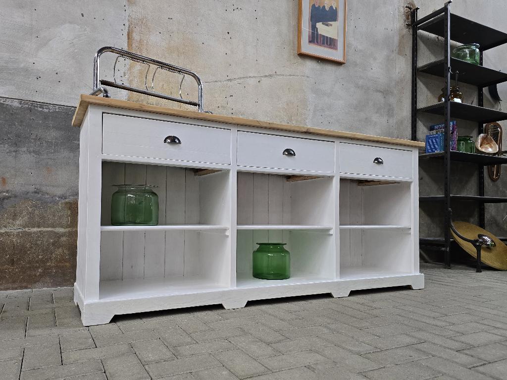 Vintage Houten Toonbank  Dressoir Wit | Landelijke Lage Kast, Huis en Inrichting, Kasten | Dressoirs, Met plank(en), Gebruikt
