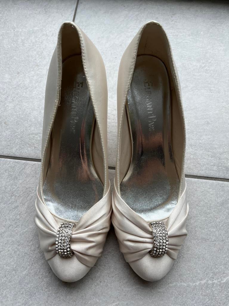 Bruidschoenen, Schoenen met lage hakken, Wit, Ophalen of Verzenden, Gedragen