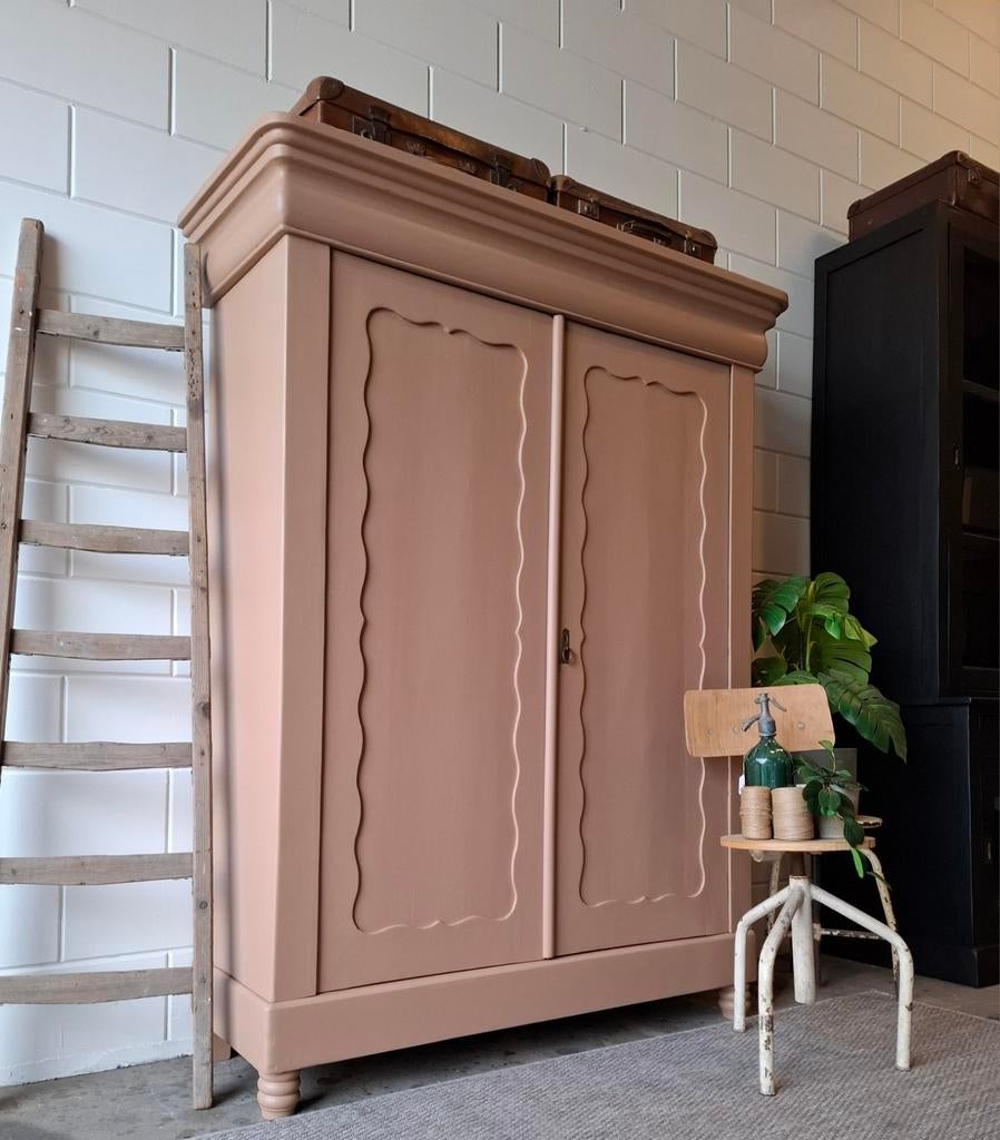 Brocante/Vintage aardetint kast, Antieke demontabele kast